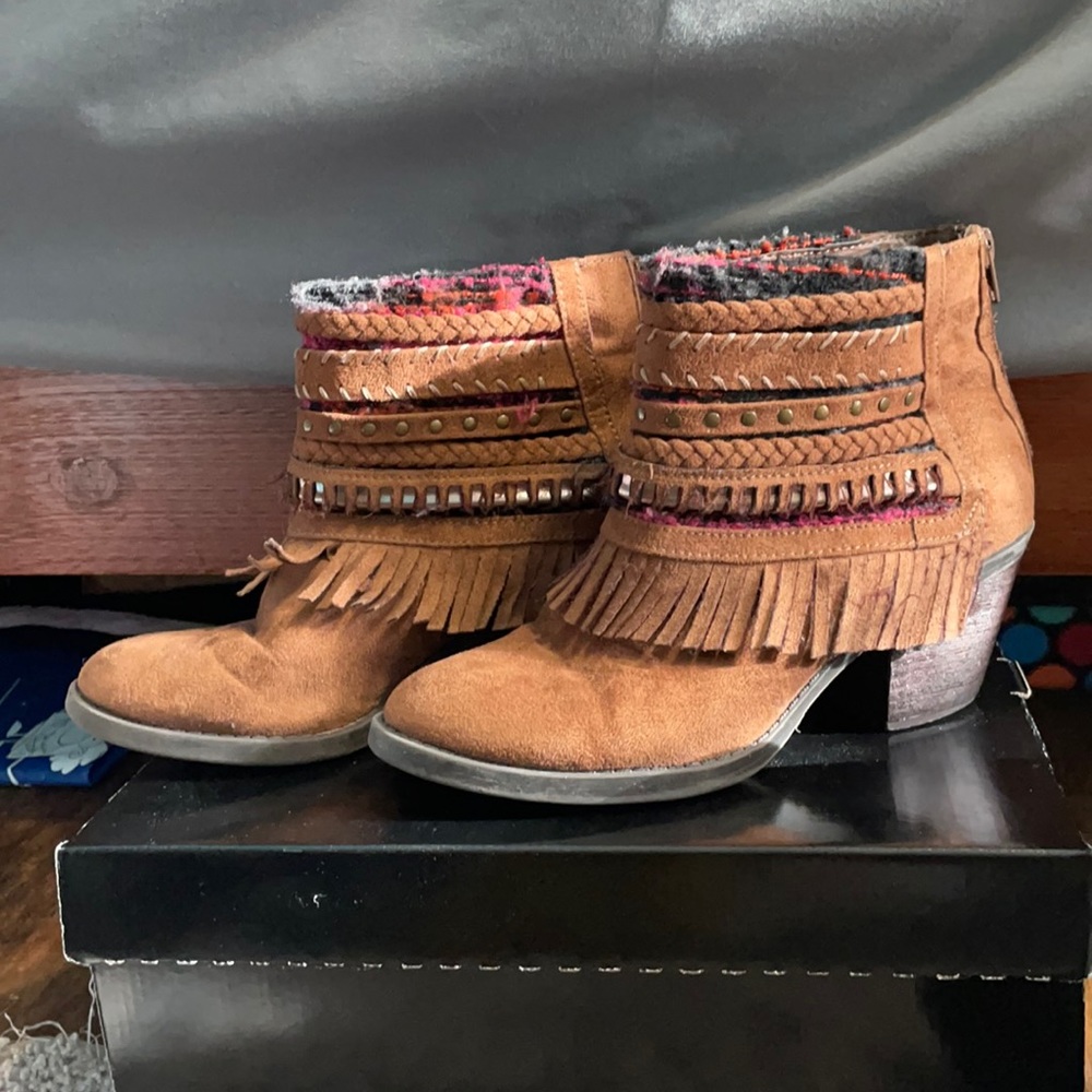 Mudd fringe ankle boots, size 7.5W